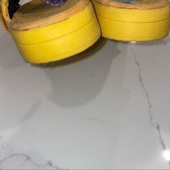 Beyond the edge of the world Mens size 6-7 - Picture 2 of 8